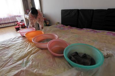 息县楼上漏水，住户失联，小区没物管，业主维权难！律师来支招……